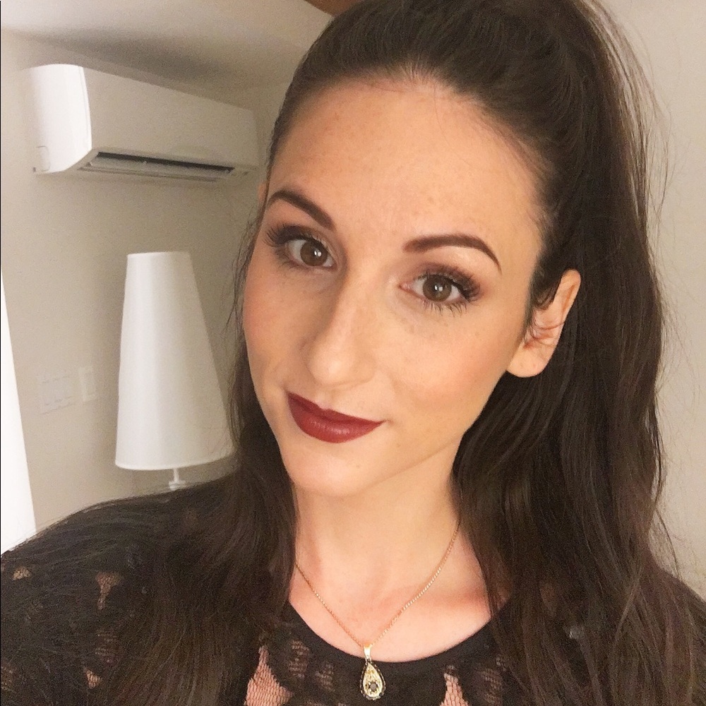 Meet your Posher, Dominique